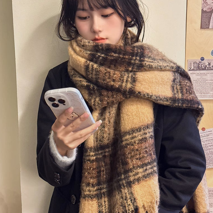 New No. 538 scarf for women in autumn and winter, cute and dual-purpose outerwear, warm and fashionable, versatile plaid neck scarf, new plaid