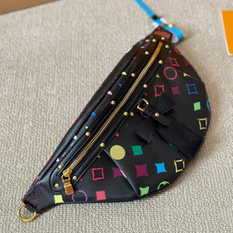 Mens Bumbag Luxurys Designers Bags Leather Totes Handbag Wallets Bag Messenger Purse Card Holder pouch Travel outdoors Messenger Bag Coins Bag 33cm