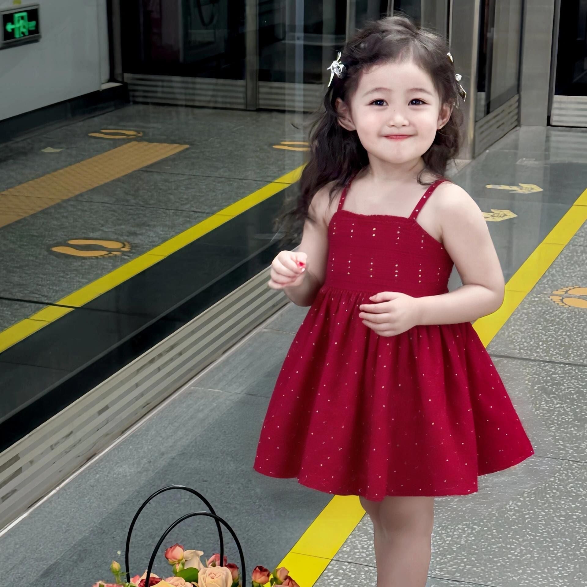 D36 Girls summer polka dot skirt children&#039;s clothing stylish dress children 2025 baby summer new red suspender skirt