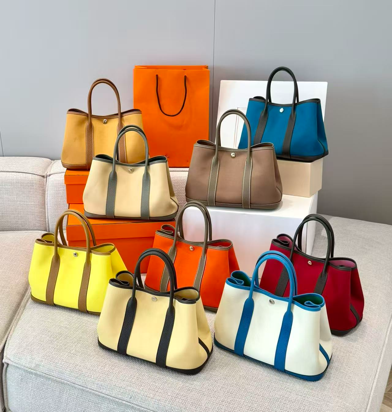 A designer-made Mini handbag crafted from genuine leather, suitable for carrying by hand, over the shoulder, or crossbody, designed for women.04