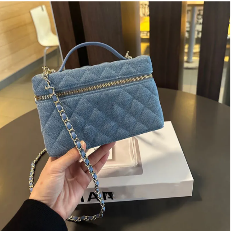 Mini Denim Makeup Handbag Girls Designer Cosmetic Shoulder Bag Vintage Washed Denim Check with Sliver Logo Matelasse Chain Cross Body Purse Lipstick