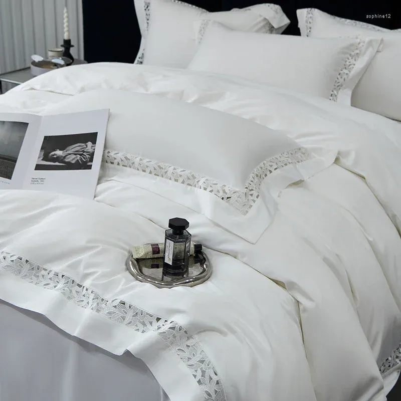 Elegant Victorian-Inspired Bedding Set: Soft Touch Fabric & Chic Floral Design 26AYG