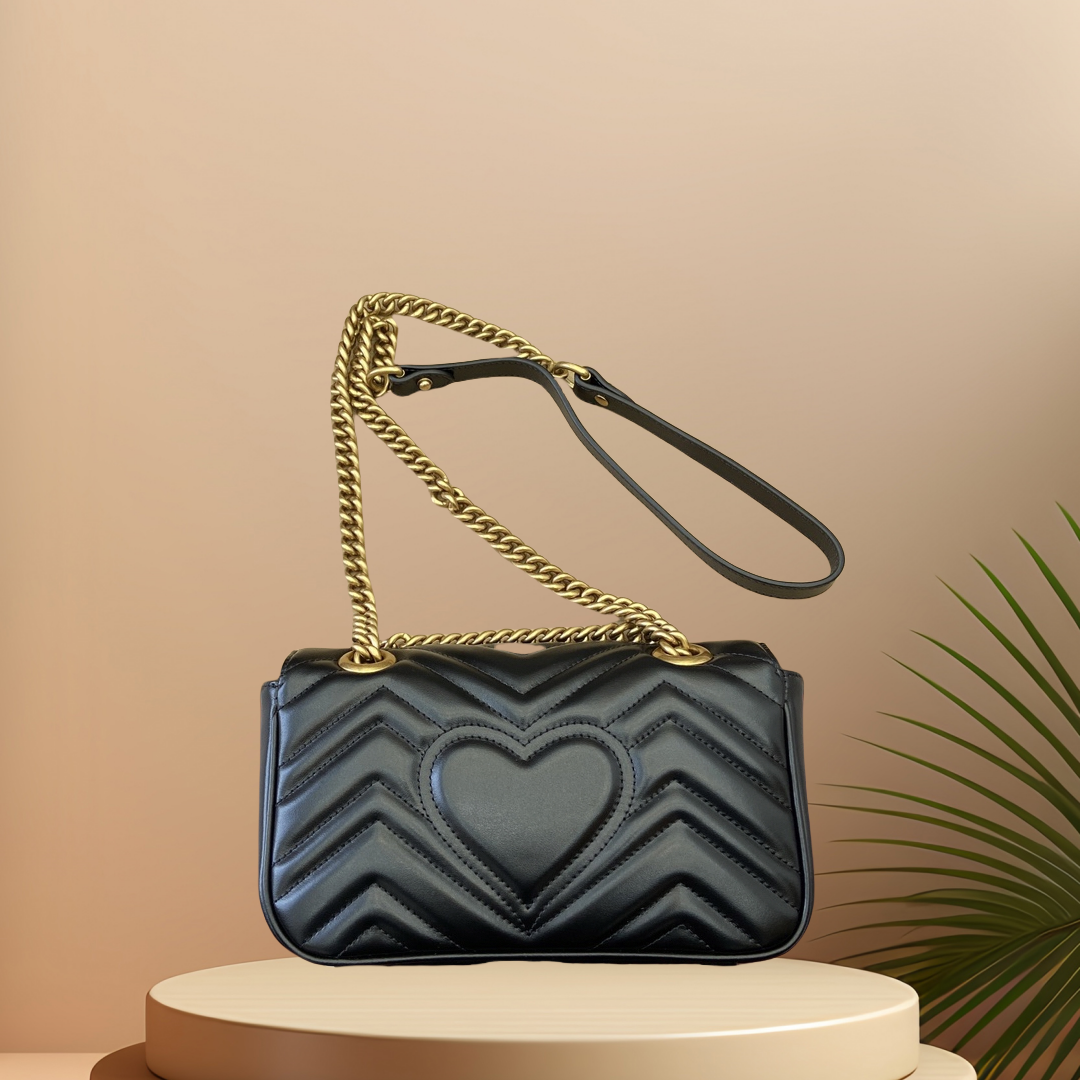 Mirror quality master quality love handbag shell bag cosmetic bag master quality designer model, fashionable and classic style