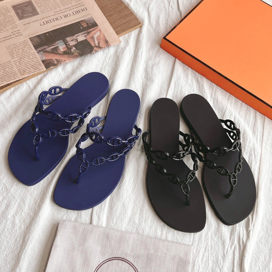 Designer slippers summer essential sandals angled slippers flat bottom anti slip versatile fashionable and comfortable beach slippers sandals size 3