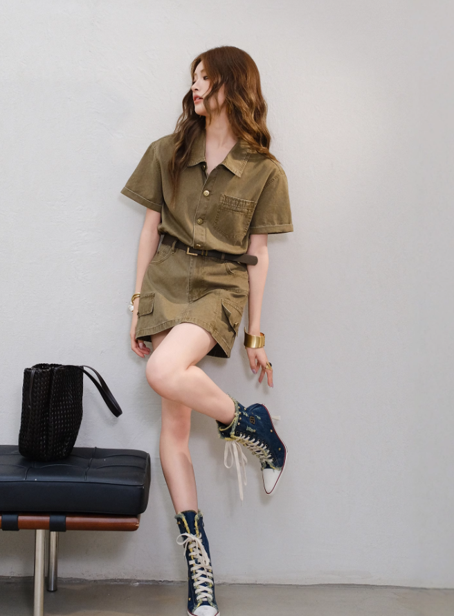 Khaki workwear style denim dress, women&#039;s short waist-cinching retro miniskirt, summer bestseller.