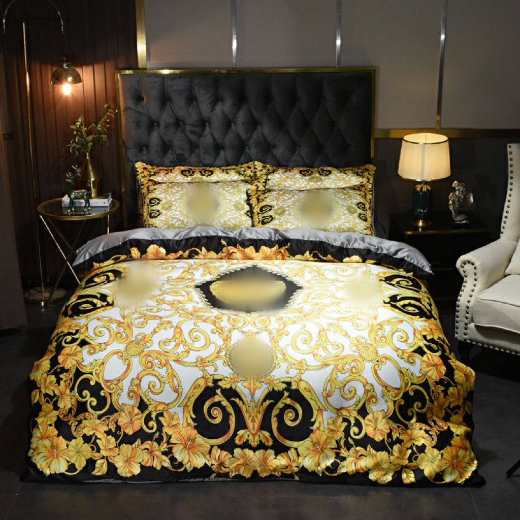 Luxury pattern designer bedding sets 4pcs-set golden printed silk queen king size duvet cover bed sheet fashion pillowcases comforter covers