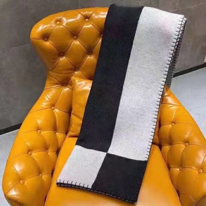 10A High Quality Fashion Men&#039;s and Women&#039;s 100% Cashmere shawl Letters Soft Touch Thermal Blanket Package Label Autumn-Winter Long throw a