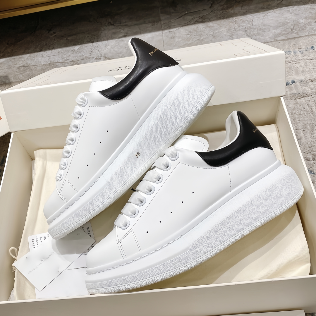 Designer Women Men Casual Sneakers Platform Shoes Red Dress Shoes Leather Suede Glitter Grey Rivets Fashion Spikes Office Career Wedding Trainers Lu