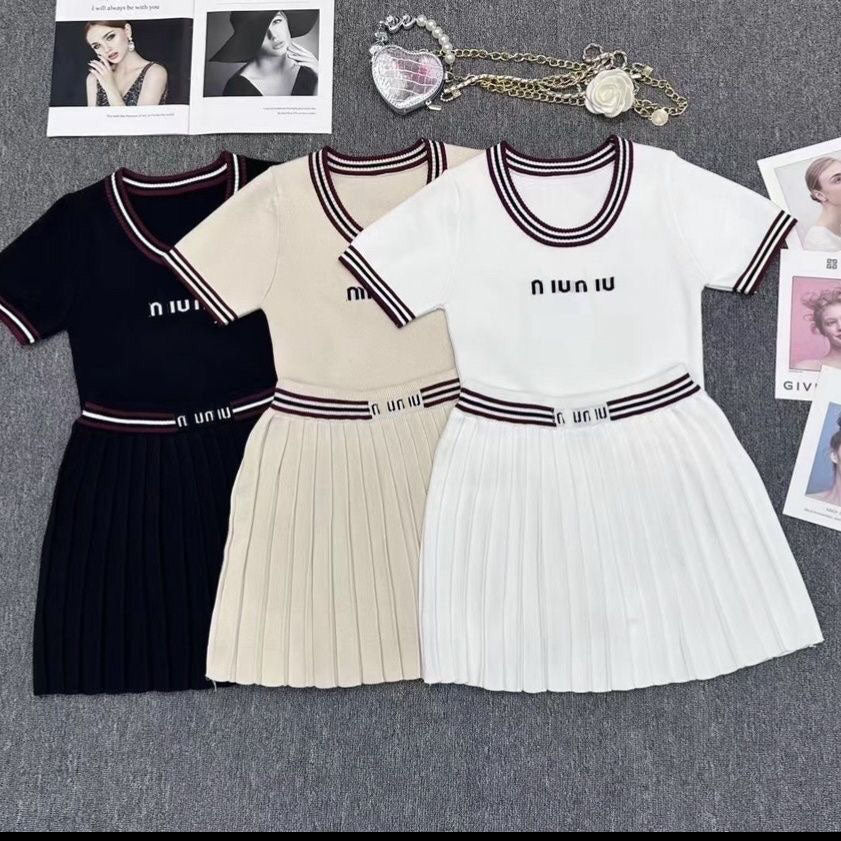 Knitted Women Skirt Dress Set Jumpers Skirts Tops Luxury Designer Letters Striped Singlet Pleated Skirt Elegant Casual Short-sleeved T-shirt Knitwea