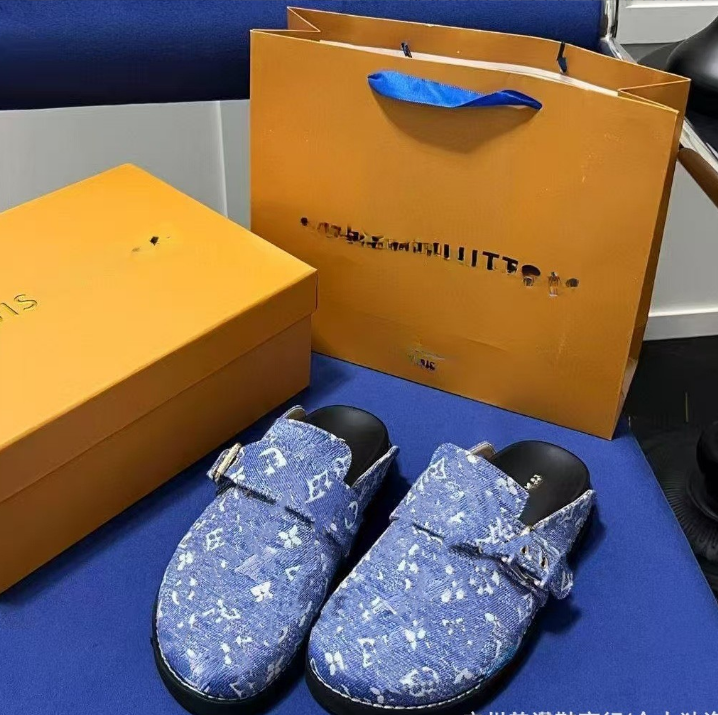 2025 Designer Slipper Cosy Flat sandals Calfskin Mules Clogs Denim Letter Printing Comfort Casual Shoes Platform Luxury Easy Sandal fashion womens f