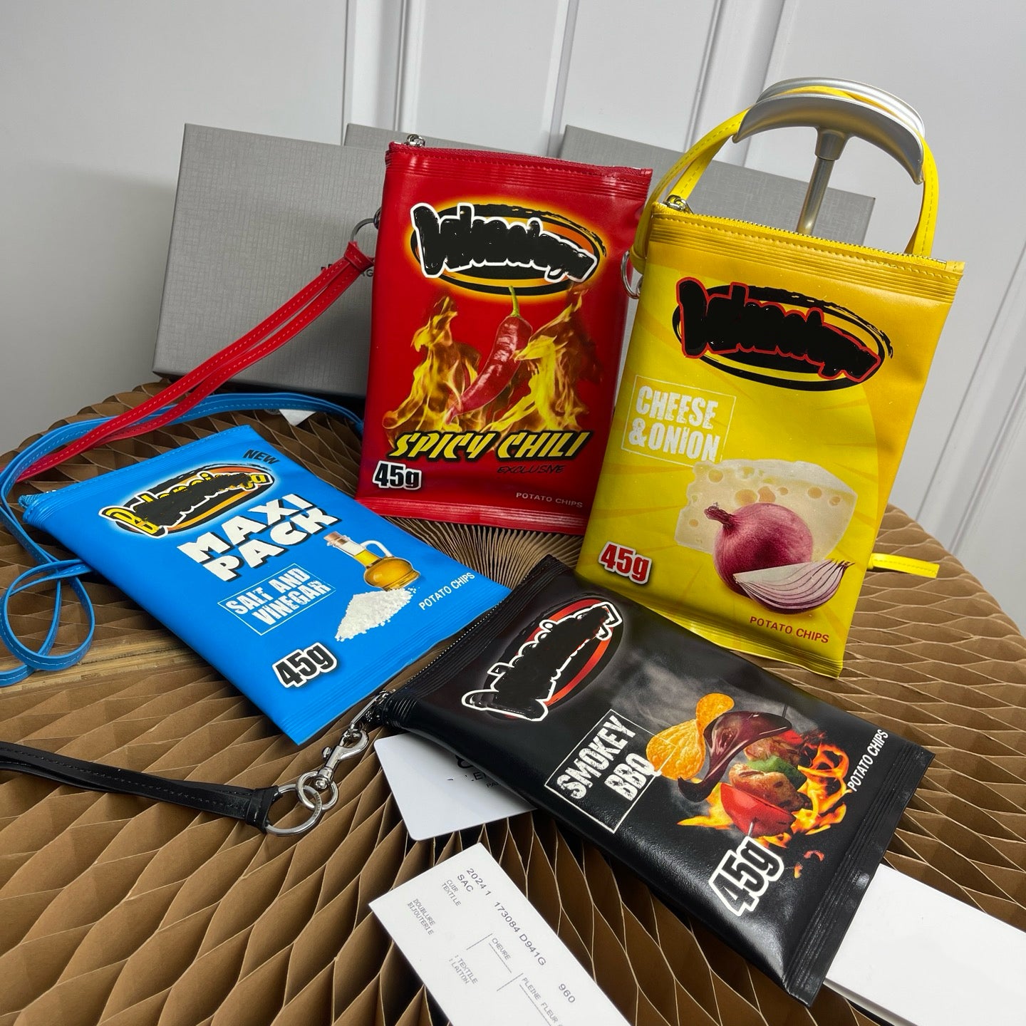 Luxury Brand Women Key Wallets BB Graffiti Potato Chip Pouch Bags Mini Shell Bag MINI Boston Bag Coin Purses Keychain Girls Mens Bags Totes Pendants