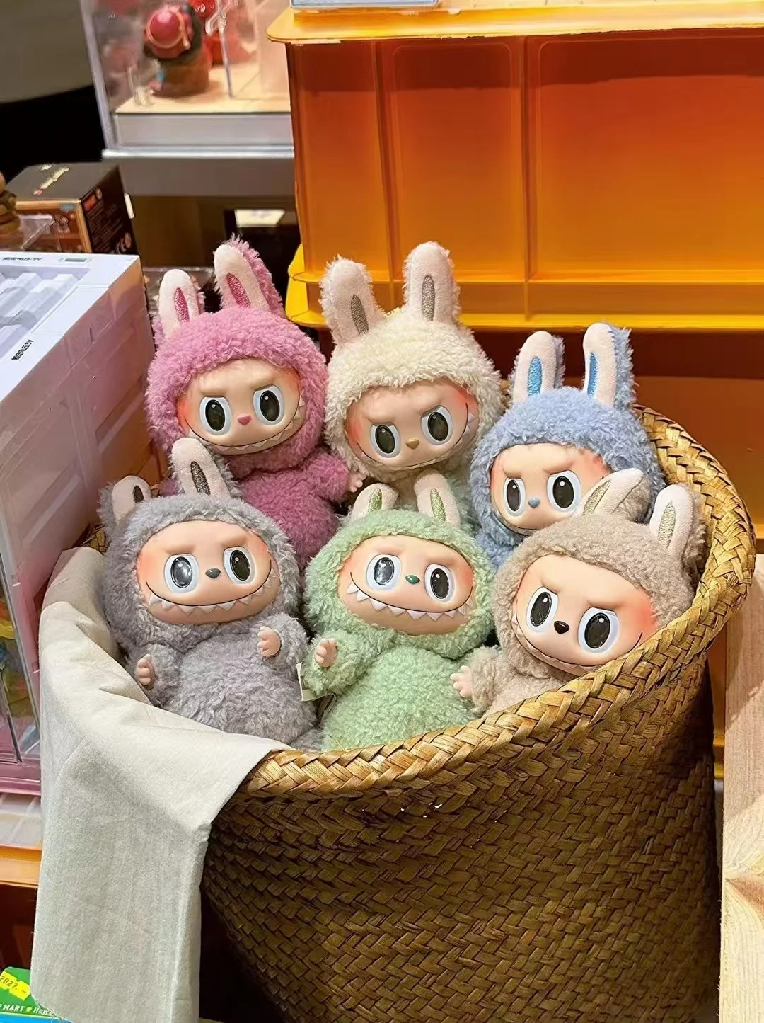 Labubu doll V3 V2 V1 Monsters Big Into Energy Series Blind Box, Kawaii Figure, Face, Doll Clothes, Doll Keychain, Decor, Gift, Blind Bag with Box