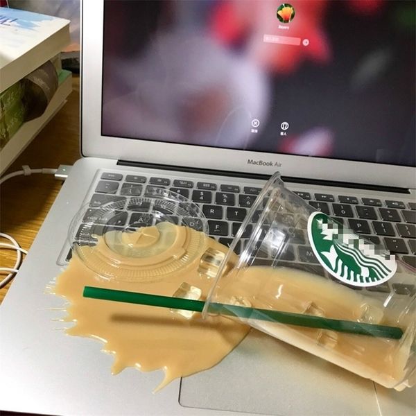 Novelty Games Funny April Fools&#039; Day plastic prank Toys Evil Spoofed joke hand made Overturned cup gadgets Phone Bracket Toy Twist Gift