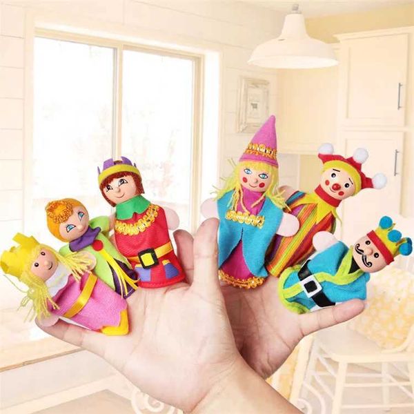 Childrens Early Education Puzzle Toys Cute King Family Plush Stuffed Finger Puppets Bedtime Storytelling Finger Puppet Toys X250129