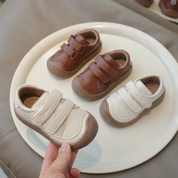 Primavera Autumn Baby Girls meninos Sapatos casuais crianças tênis de solado macio Anti -Slip First Walkers Shoes Kids Sapatos de couro 2412