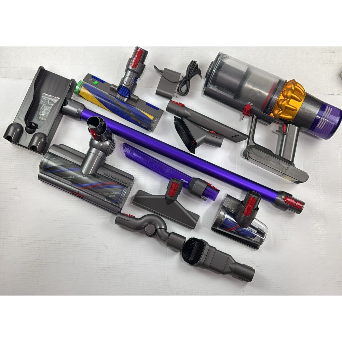 Dyson V15 Detect Cordless Stick Vacuum Cleaner - Dyson V15 Detect: Purple Vacuum