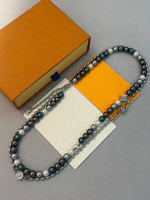 Luxury Pearls Fusion Necklace Pearls Chain Belt and Bag Charm Designer Key Chain Monogram Flower Keychain Handmade key holder Purse Charm Decoration