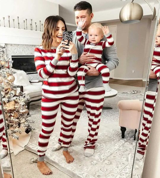 New 2024 striped printing matching Christmas set for mom dad kids family soft and loose sleepwear baby sleepwear warm sleepwear Christmas ap