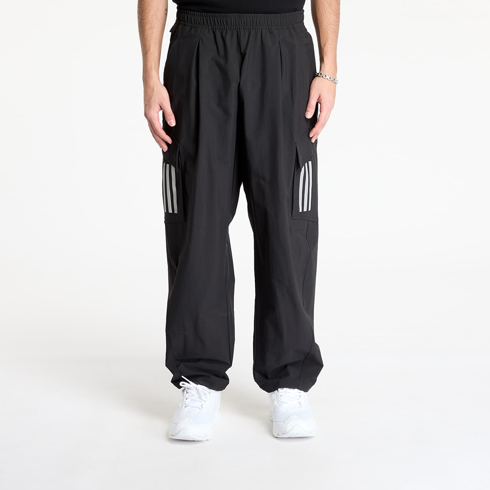 Byxor adidas x Mercedes Amg Petronas Formula One Team Mechanics Pant Black- Black- Reflective Silver M