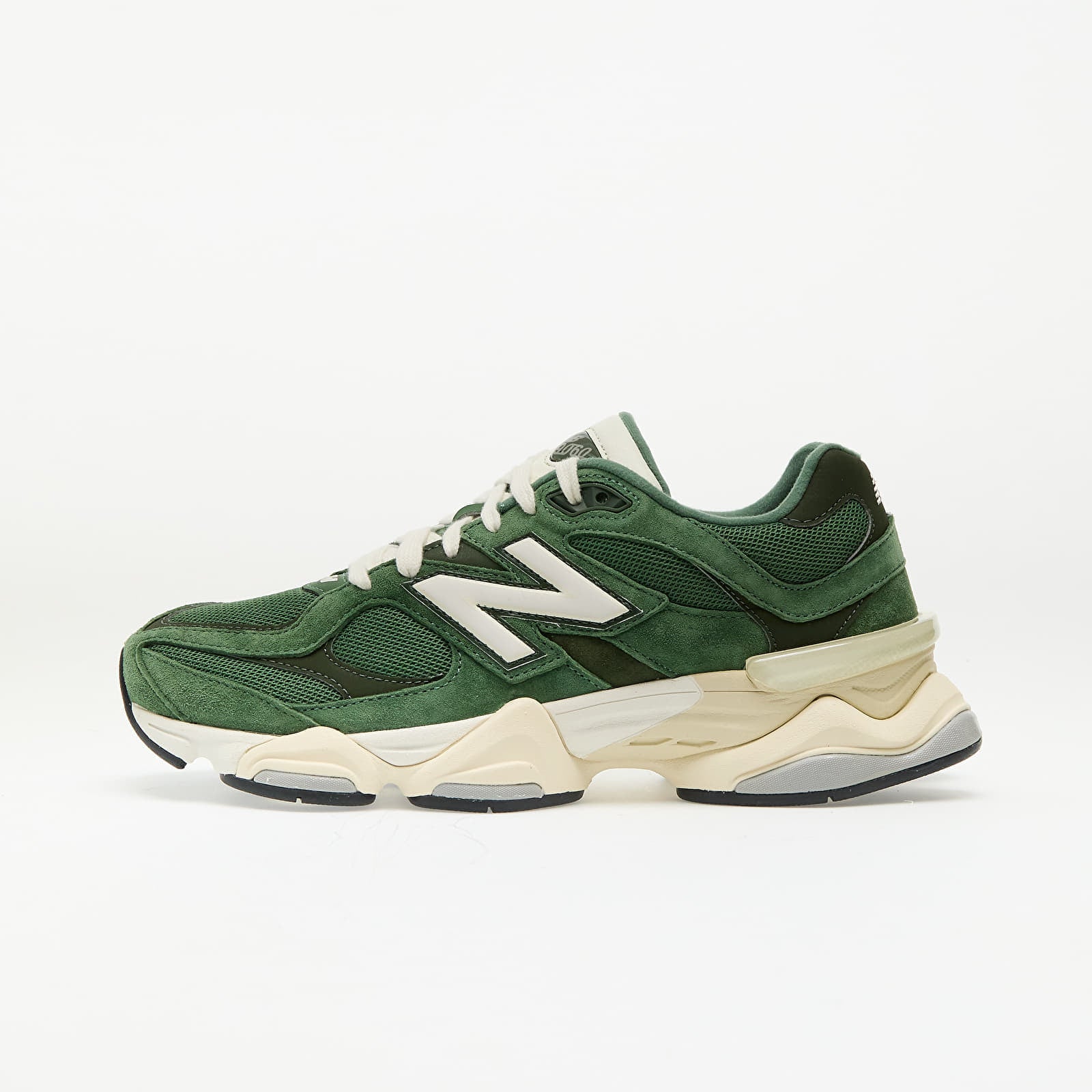 Sneakers New Balance 9060 Green EUR 45
