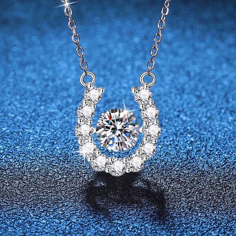 Chic Woman&#039;s Accessory: S925 Sterling Silver U-Pendant Necklace Set With Exquisite 1Ct D-Grade Moissanite