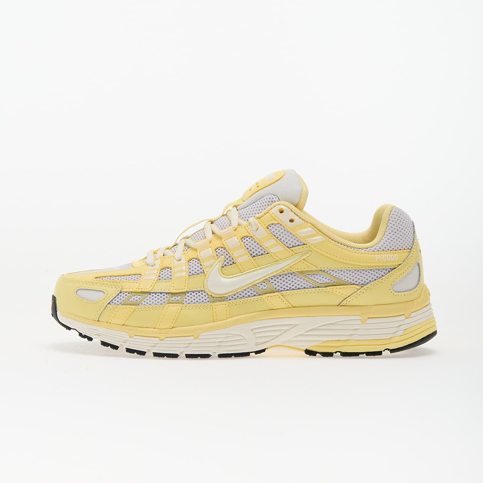 Sneakers Nike W P-6000 Soft Yellow- Soft Pearl-Platinum Tint-Black-Metallic Silver EUR 40