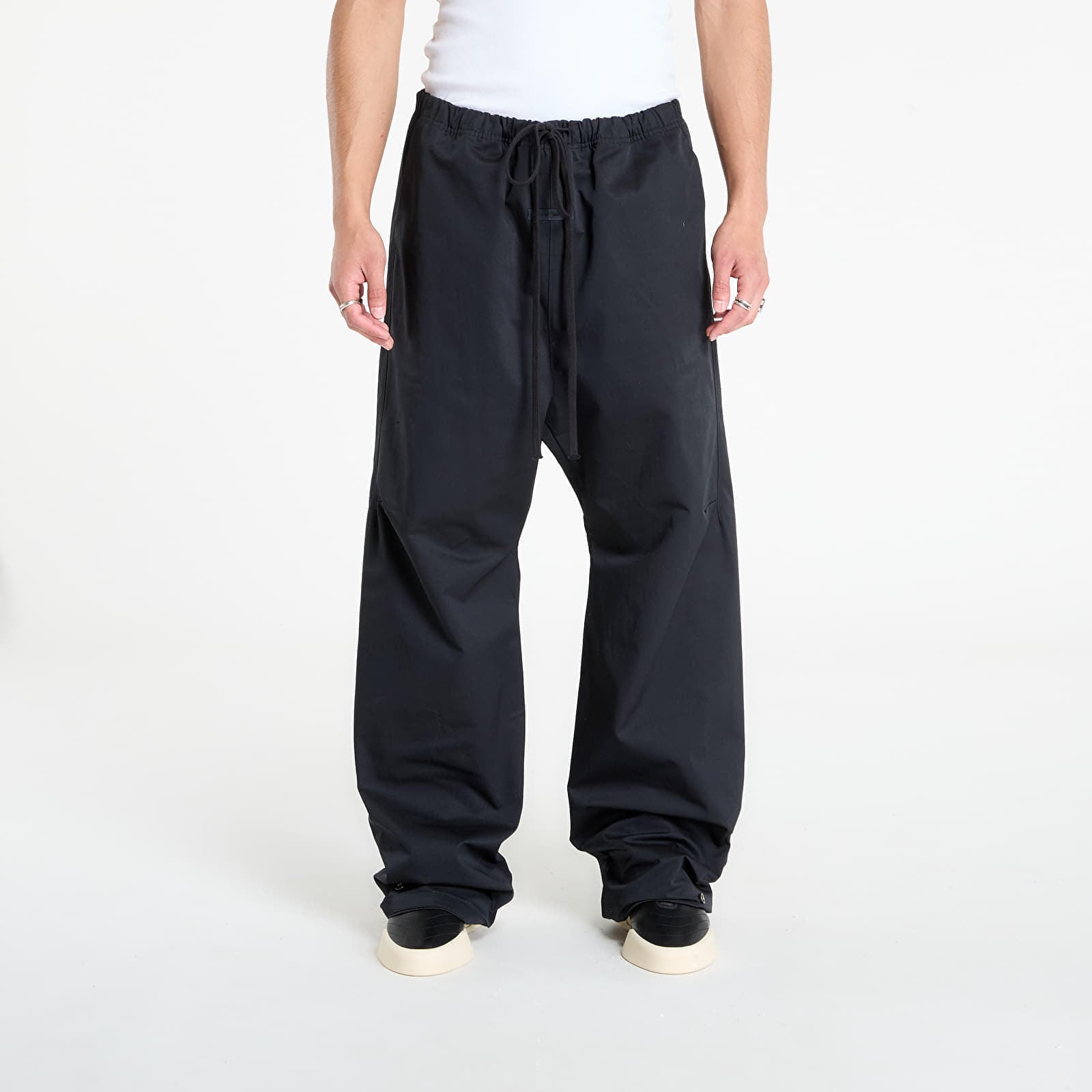 Byxor Fear of God Essentials Poly Twill Work Pant Jet Black L