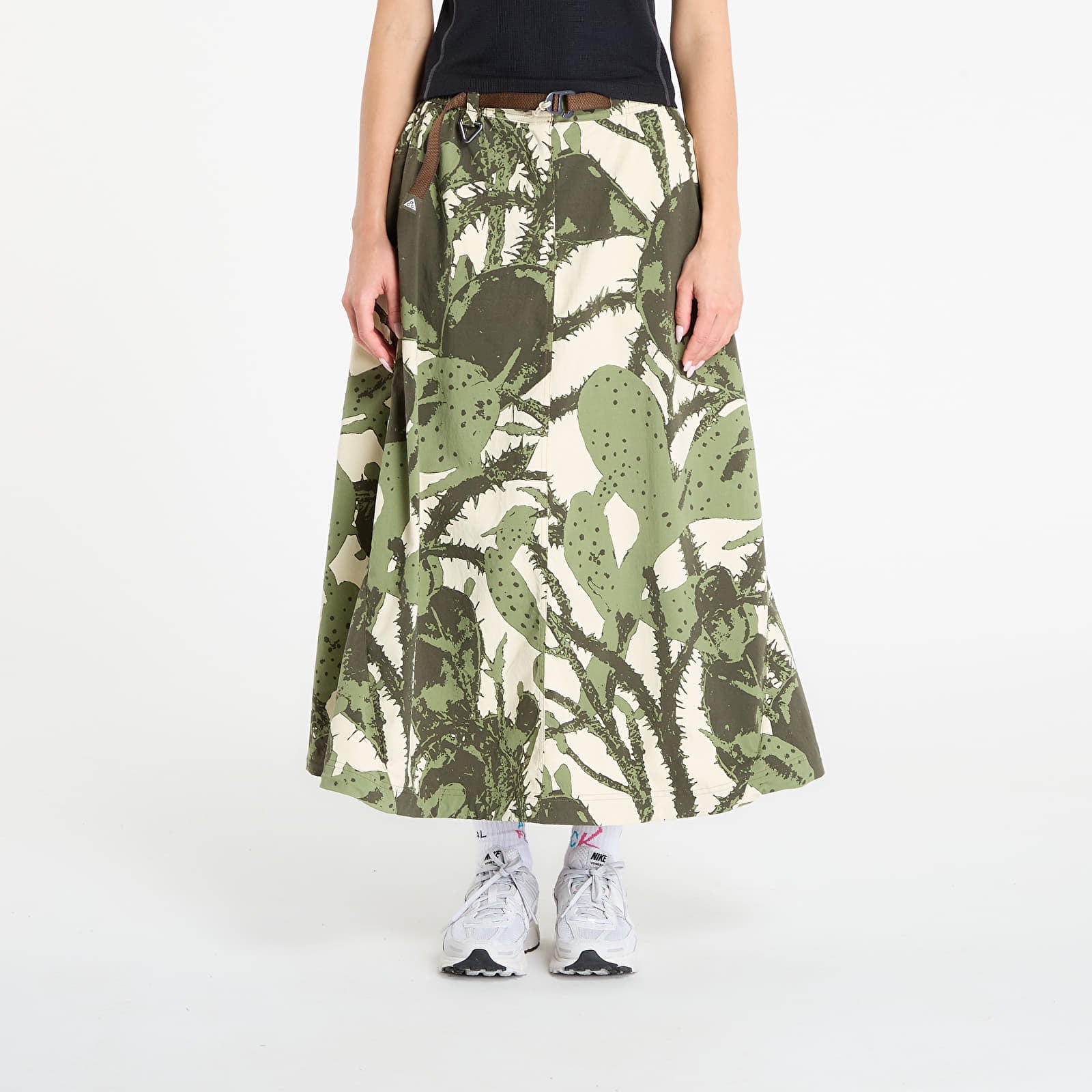 Nike ACG "Smith Summit" Women's Skirt Lt Khaki- Cargo Khaki- Summit White M