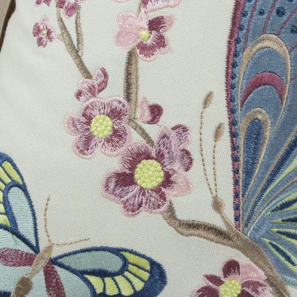Luxury Vintage-Style Chinese Embroidery Pillowcase Classic Soho Room Decor Featuring Crane and Bamboo Pattern