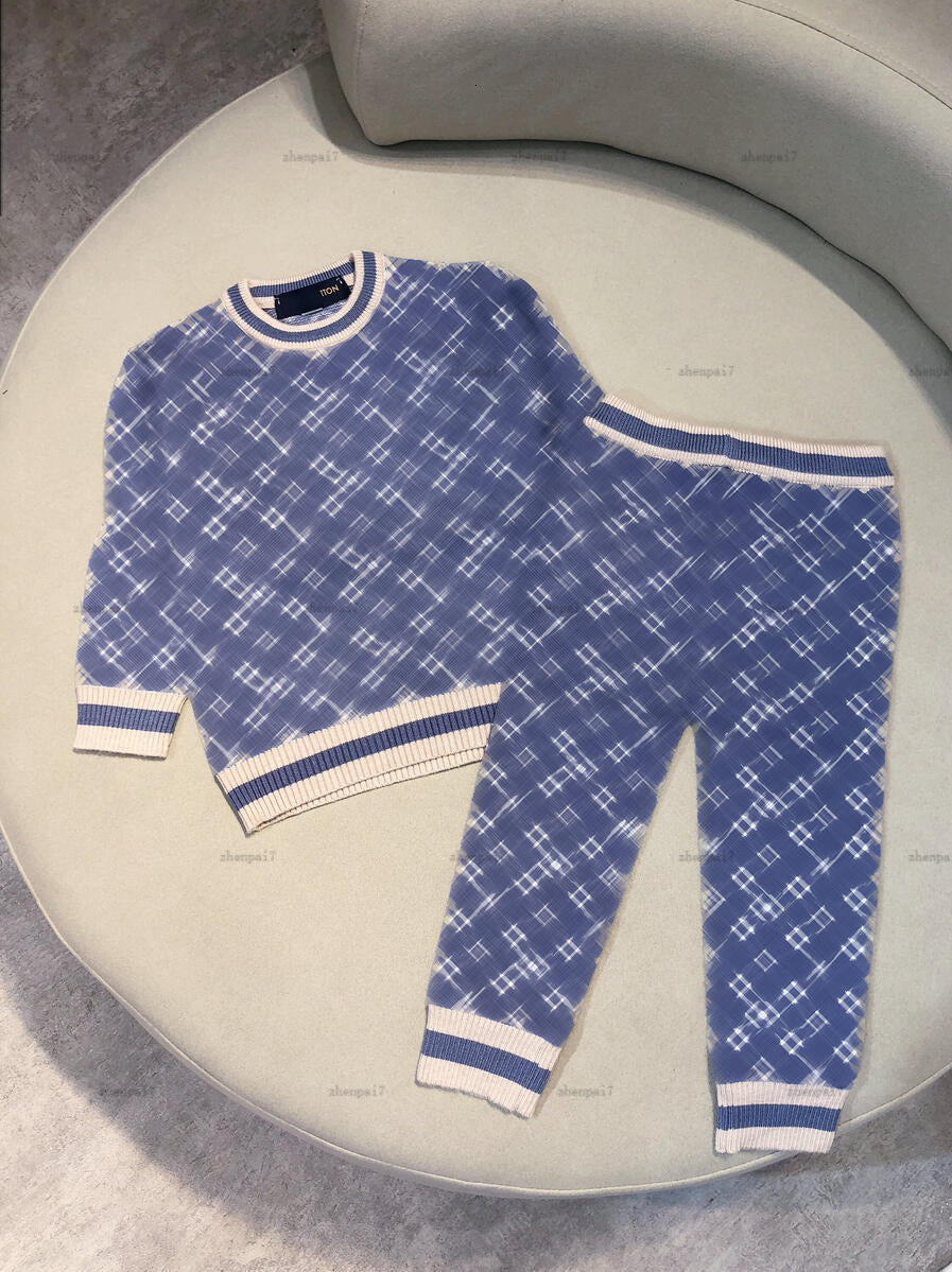 Top newborn jumpsuits Winter two-piece set infant bodysuit designer baby clothes Long sleeved toddler hoodie and pants A374X11N090