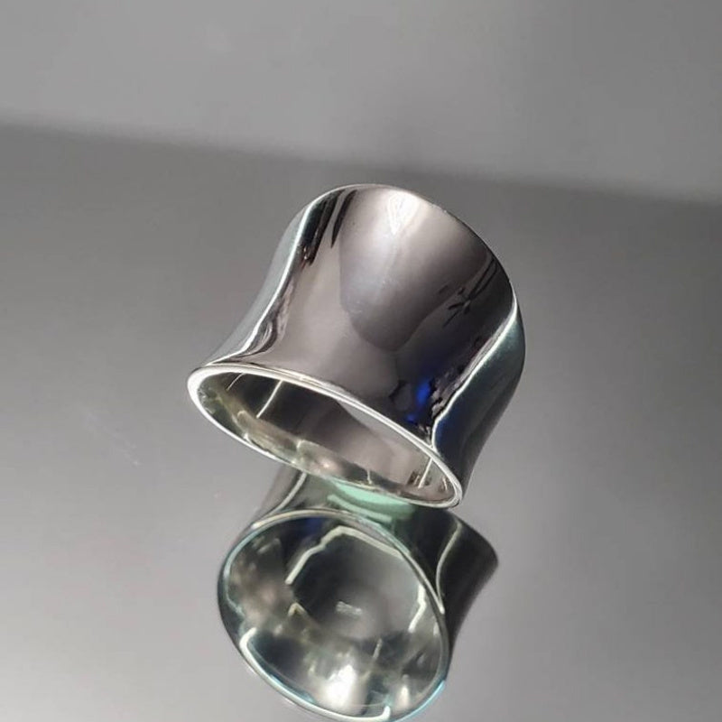 TEMU A Vintage And High-end Glossy Silvery Ladies' Fashion Ring, Perfect For Anniversary And Birthday Gifts, Parties, And Evening Events.