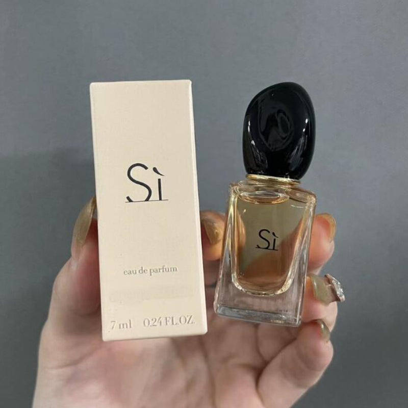 Popular high-quality men&#039;s and women&#039;s mini perfume glass bottle Brand perfume Durable natural deodorant Quick delivery 7ml