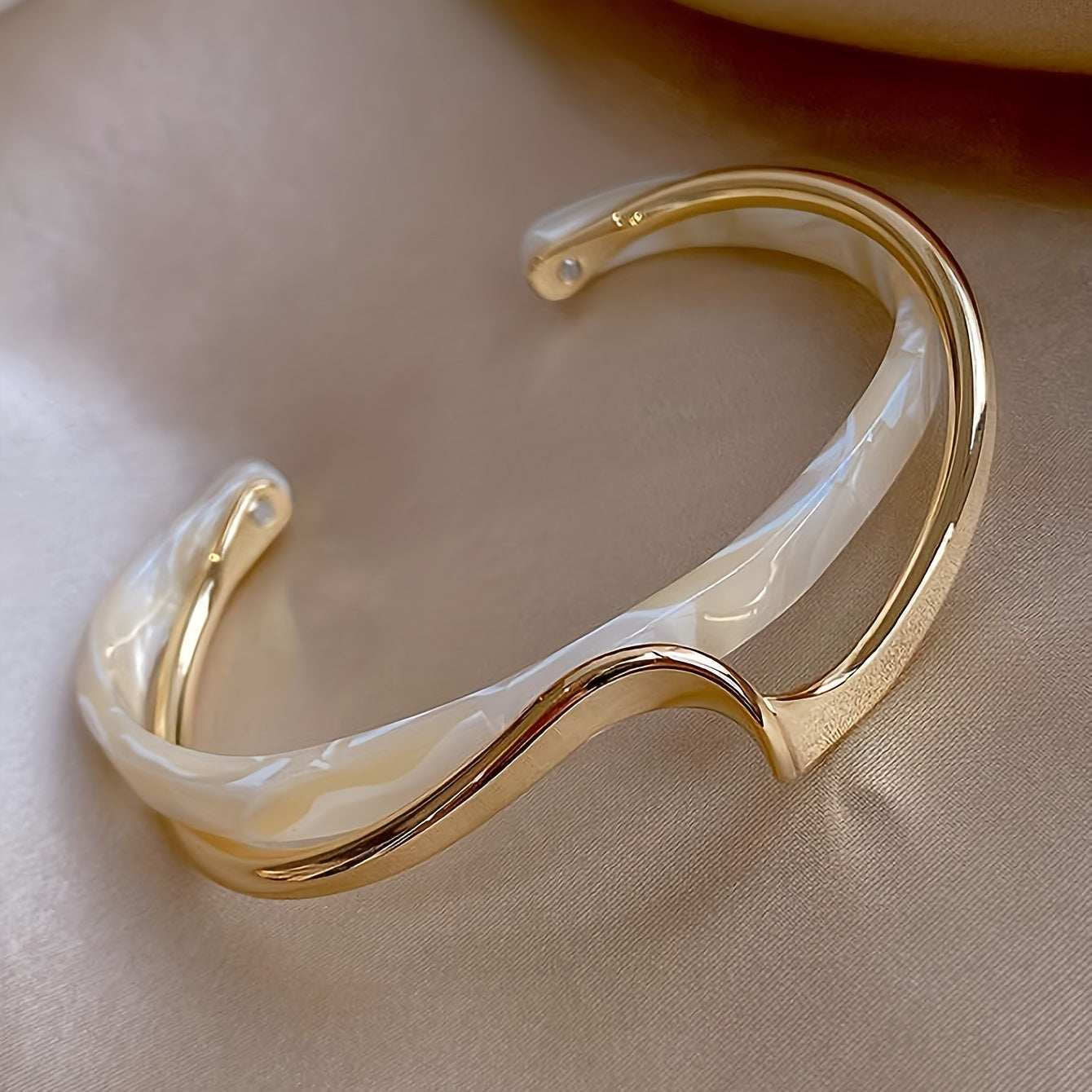 TEMU Elegant 18k Golden Plated Wave Cuff Bracelet With – Minimalist Women’s Jewelry For Casual Attire Or Gifting, Gift For Her | Elegant Cuff |