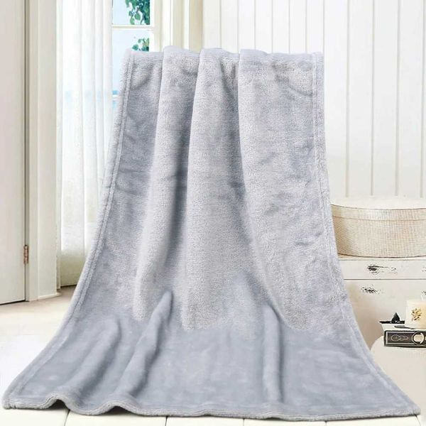Blanket Kids Blanket 50x70cm Fashion Solid Soft Throw Warm Coral Small Fleece Plaid Flannel Nap Bed Blankets Plush Soft He Textiles Z241114