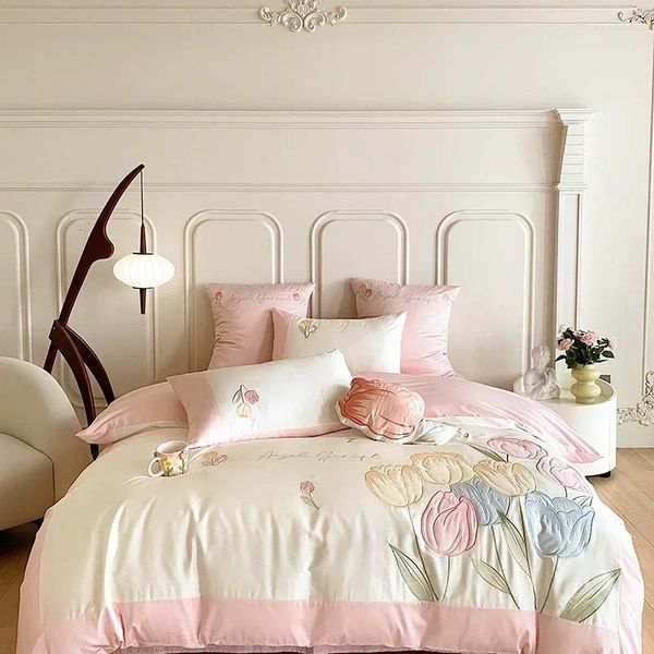 Bedding Sets Egyptian Cotton Tulip Patchwork Embroidery Set Duvet Cover en Fitted Sheet Pillowcases Home Textile