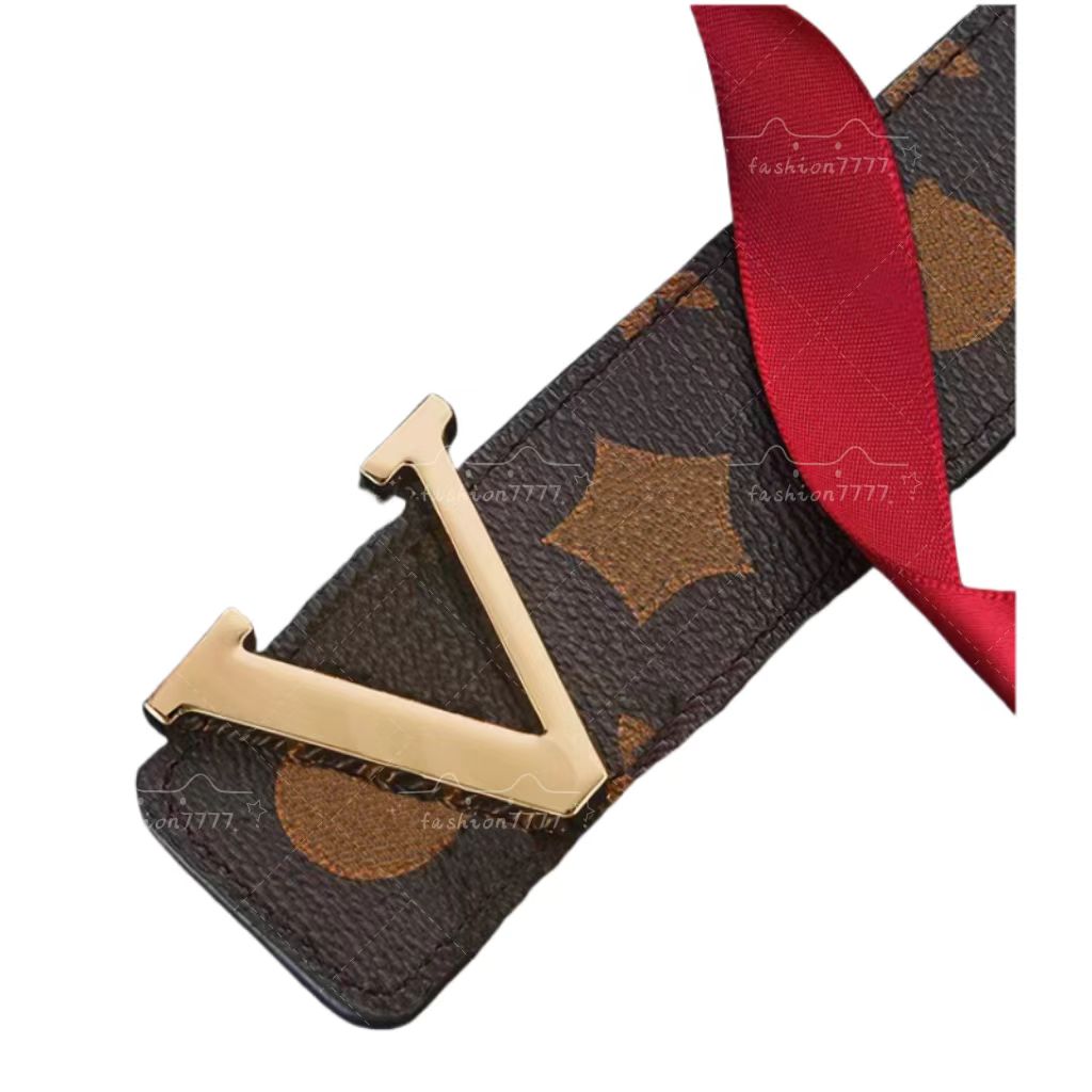 Chic designer alphabet buckle belt for workplace style and outdoor relaxation versatile accessories