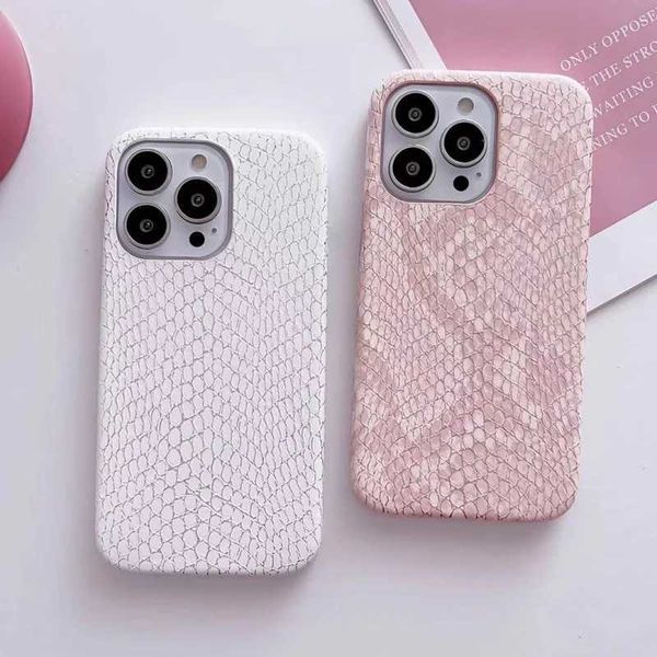 Luxury Case Luxury Serpentine Texture Leather Silicone Soft Phone Case Suitable for iPhone 11 12 13 14 15 16 Pro MAX Plus X XS XR 8 White Pi