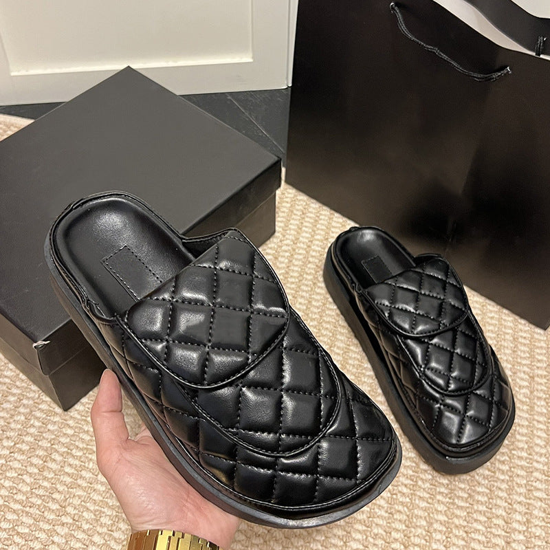 Quilted Closed Toe channflats Turnlock Clogs Leather Lamb Mules Designer Womens Shose Flats Turn Lock Buckle Interlocking Beige Black Sandals slippe