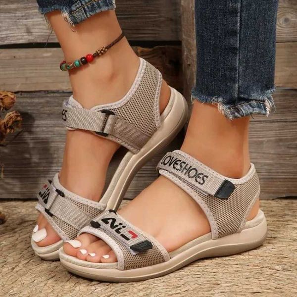 2024 Ladies Summer New Fashion Open Toe Letter Designer Womens Shoes Flat Casual Lightweight Walking Beach Sandals for Women CL240806