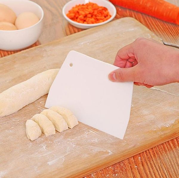Plastic Dough Pizza Cutter Pastry Slicer Blade Cake Bread Pasty Scraper Blade Kitchen Tool Bakeware Cutters ni224