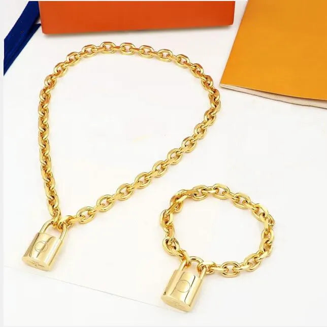 Luxury Gold silver Lock Pendants Necklaces Fashion Cuban Chains Bracelets Brand jewelry hand chain Punk Necklace for Charm Men women Hip Hop Chokers
