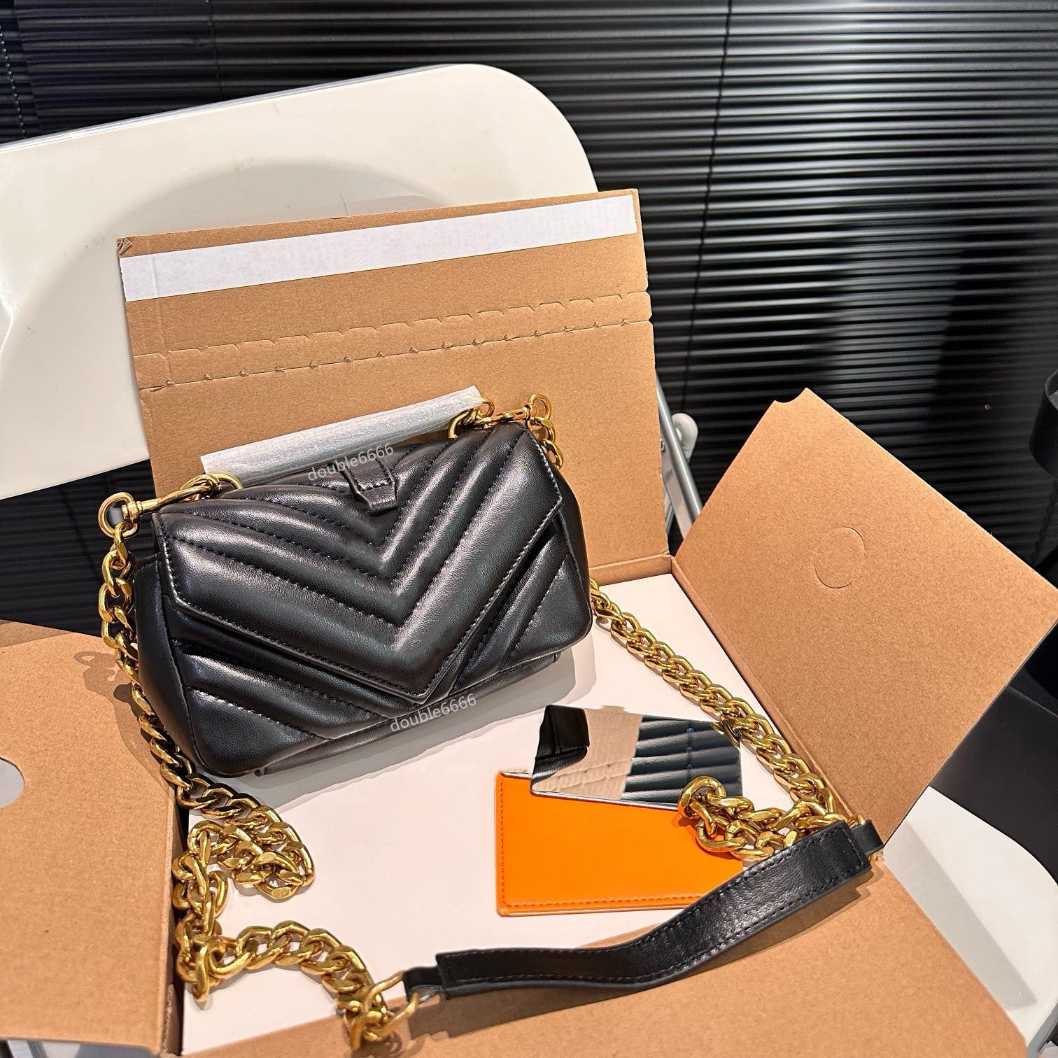 Luxury designer mini ladies messenger bag, handbag, crossbody bag, leather shoulder bag, chain bag, phone bag, makeup bag, lipstick envelope, travel