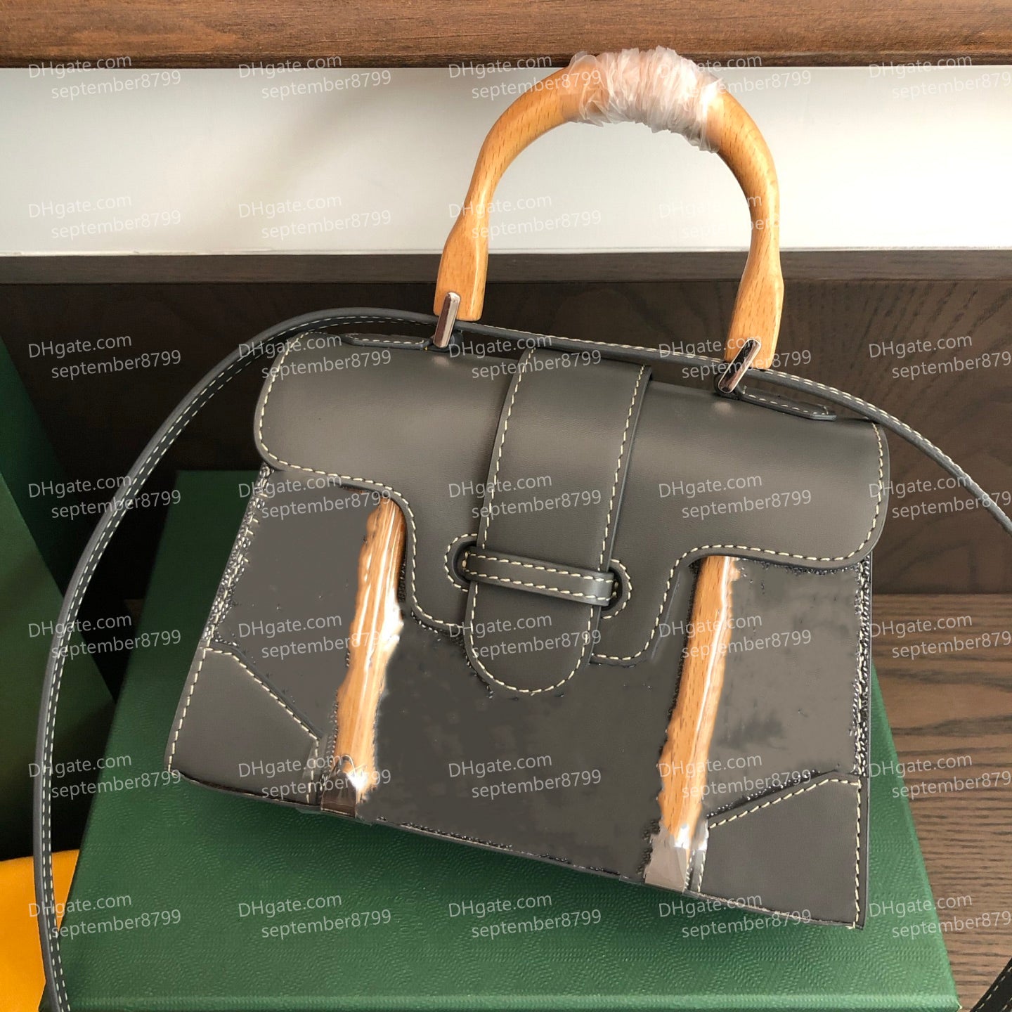 12A Woman Classic Wooden Handle Handbag 28CM Top Quality Genuine Leather Designer Shoulder Bag 21CM Chain Flip Crossbody Bag Purse With Box