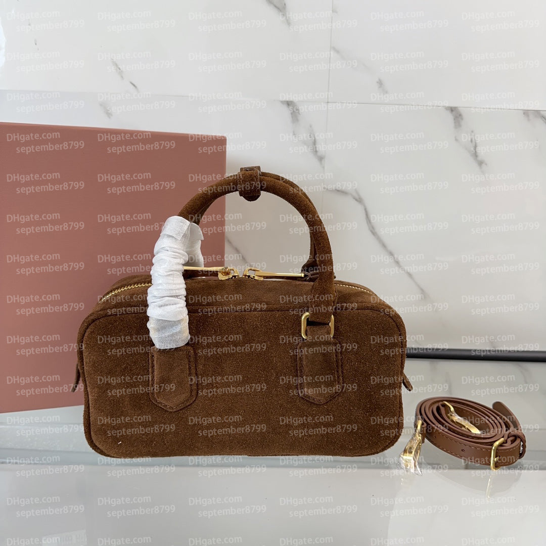 Woman Too Pretty Bowling Handbag M Designer Bag 12A Upgrade Mirror Luxurious Bag Suede Calf Leather Crossbody Bag 22cm Chain Shoulder Bag Purse With