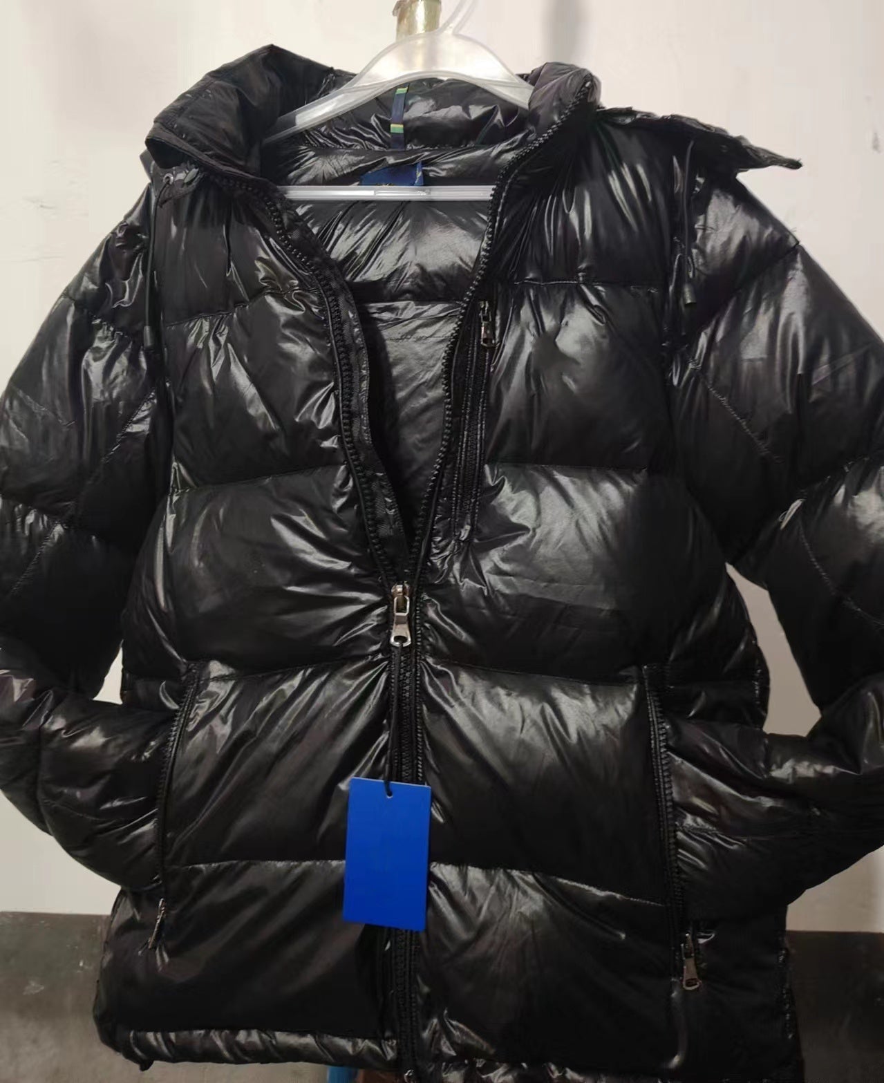 Mens Designer Jacket Winter Puffer Down Jackets Coats Zipper Designer Outerwear Clothing Fashion Parkas Men Windbreaker Thick Warm Embroidered Hoode