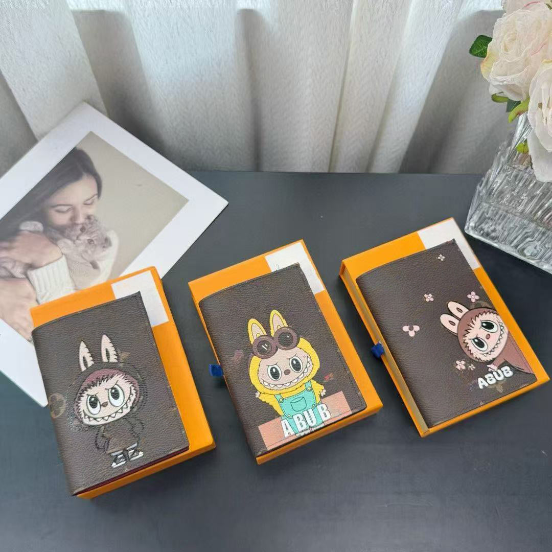 passport holder holders designer labubu high quality fashion luxury Classic cute passport holder passport card package checkbook leather passport co