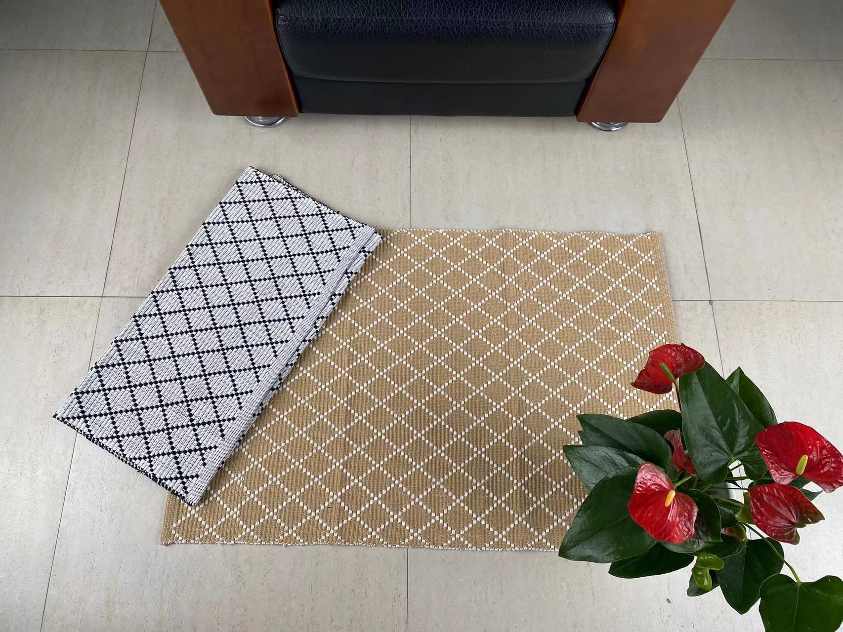 Superior Absorbent Handmade Cotton Floor Mat Modern Style Area Rugs for Living Spaces