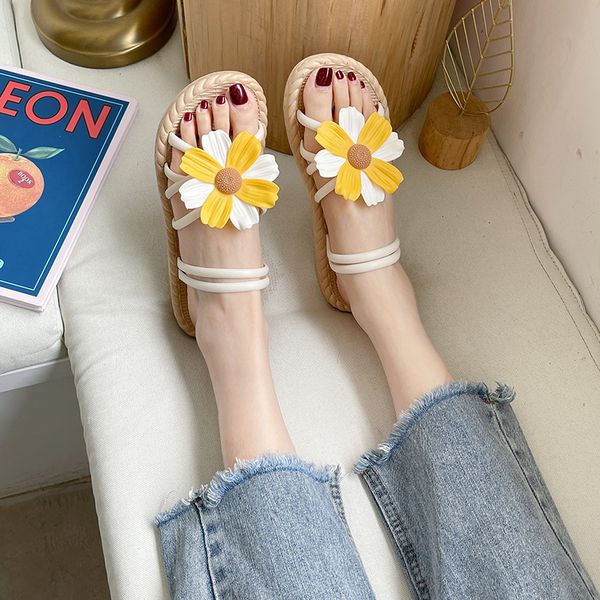 free shipping designer Slippers Cool slippers for women in summer fashionable new style for outerwear flat bottomed soft bottom indoor beach