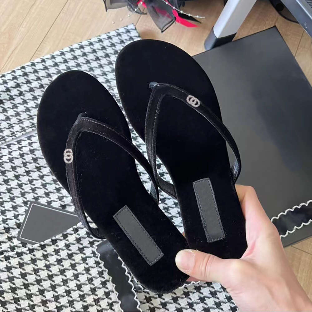 Designer Womens Slipper Sandals Shoe Slide Summer fashion Wide flat flip-flops classic printed letter sandals size 35-42