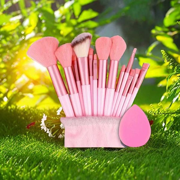Premium Makeup Brushes Soft Professional Cosmetics Foundation Powder Eyeshadow Kabuki Blending Makeup Brush Beauty Tool Y240807